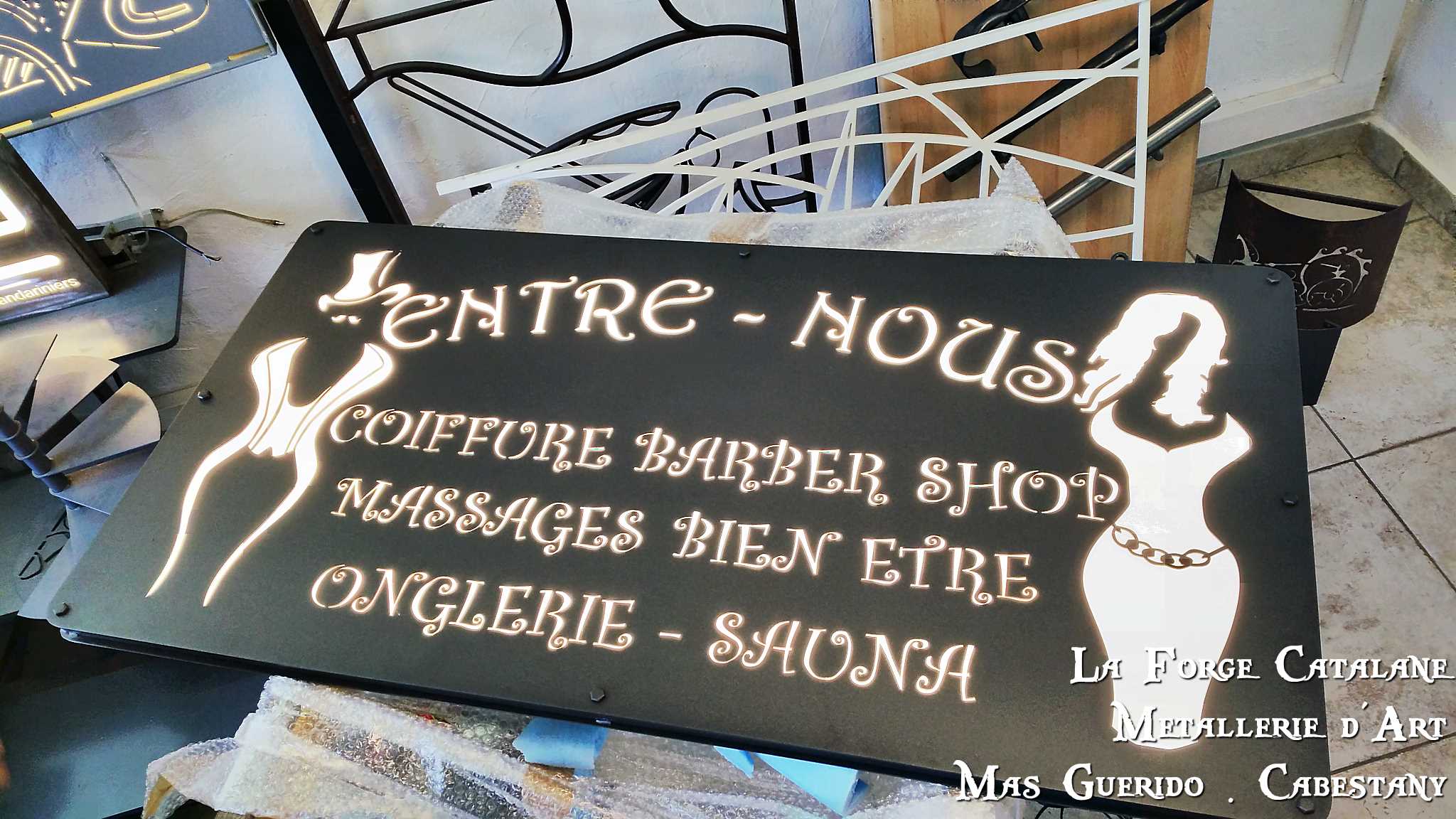 enseigne decoupe au laser forge catalane.jpg